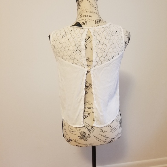 Super cute top - Picture 2 of 4